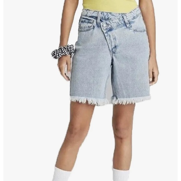 Wild Fable Light Wash Women's High-Rise Wide Leg Bermuda Jean Shorts - Picture 3 of 4